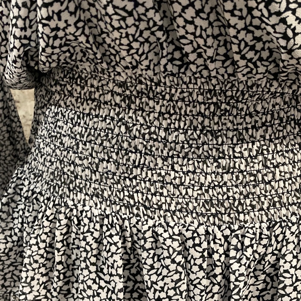 Michael Kors Light Weight Long Sleeve Dress - Picture 4 of 10